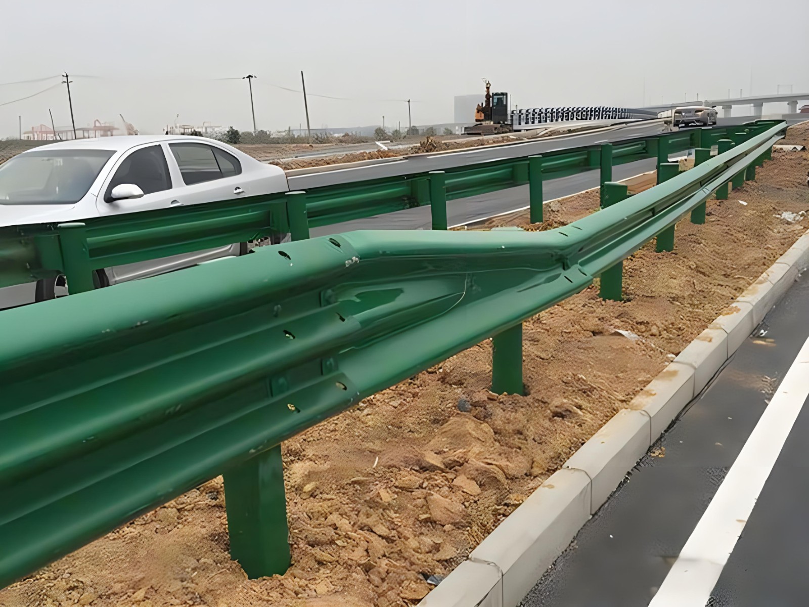 玉林高速波形护栏板日常维护方案确保道路安全新举措