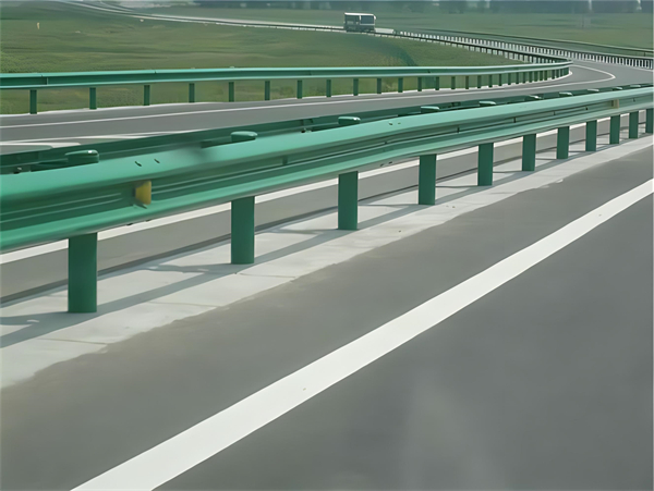 玉林高速护栏板守护安全广泛应用于多个行业